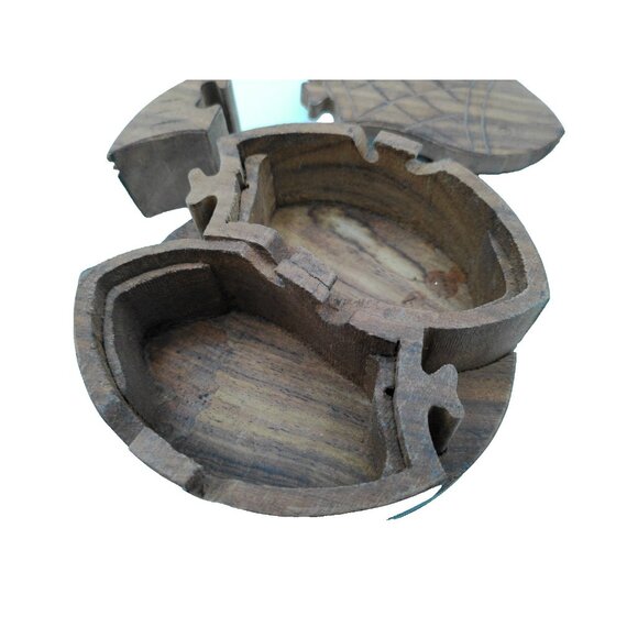 Fish Shaped Wooden Puzzle Box Handmade Carved Trinket Round Made in India 5" Vtg - Picture 5 of 8